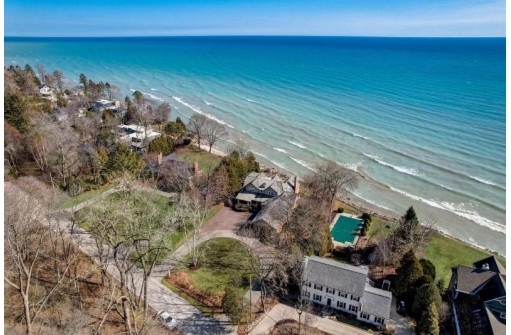 7152 North Beach Drive, Fox Point, WI 53217-3658