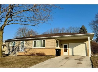 2206 Hickory Lane New Holstein, WI 53061-1504