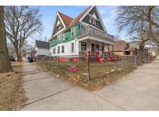 3251 North 11th Street 3253 Milwaukee, WI 53206-2828