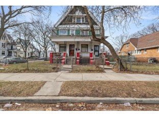 3251 North 11th Street 3253 Milwaukee, WI 53206-2828