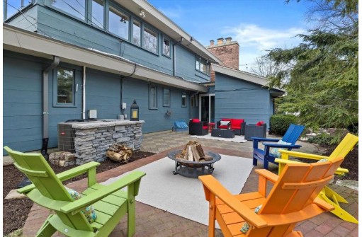 2535 East Lake Bluff Boulevard, Shorewood, WI 53211