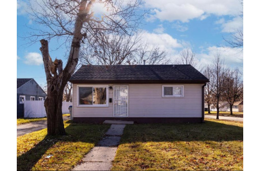 6031 West Carmen Avenue, Milwaukee, WI 53218