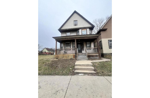 2464 North 27th Street, Milwaukee, WI 53210