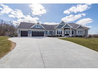 6017 Eagle Ridge Drive West Bend, WI 53095