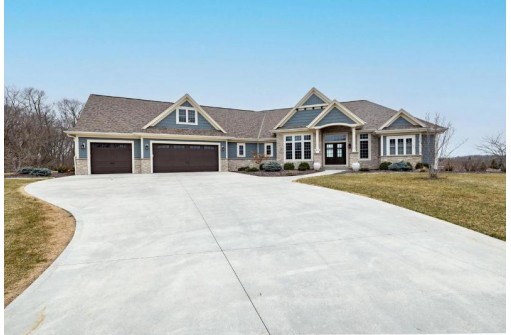 6017 Eagle Ridge Drive, West Bend, WI 53095