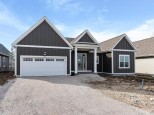 433 Sandy Circle Pewaukee, WI 53072