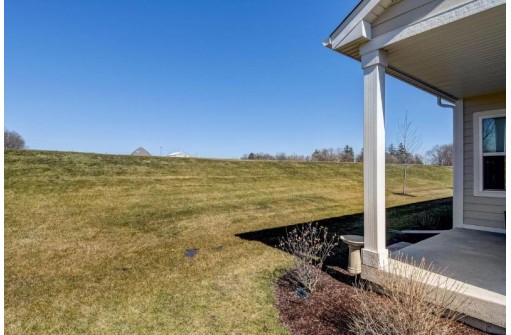 7926 West Park Circle Way South, Franklin, WI 53132