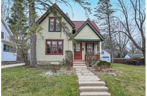 1726 North 83rd Street, Wauwatosa, WI 53213-2149