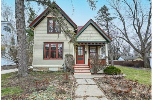 1726 North 83rd Street, Wauwatosa, WI 53213-2149