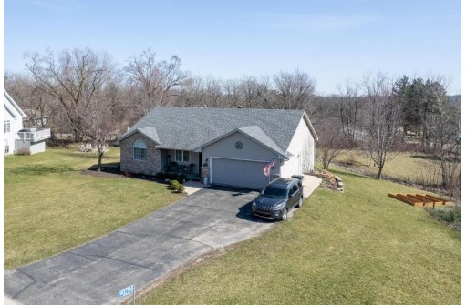 W3759 Deer Drive South, Lake Geneva, WI 53147