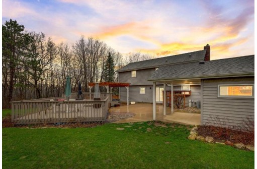 W311S6176 Hunters Crossing, Mukwonago, WI 53149-9750