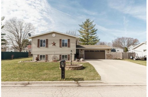 435 Springbrook Court, Mayville, WI 53050-1143