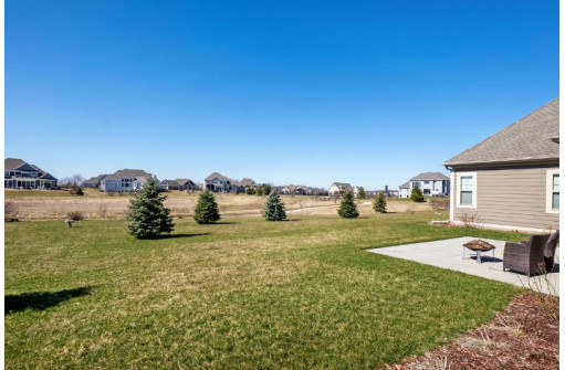 1671 Whistling Hill Circle, Hartland, WI 53029-2012