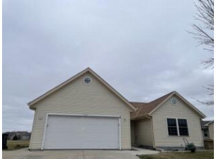 1071 Huron Way Hartford, WI 53027-2584