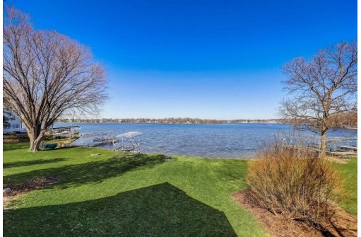 N60W34978 Lake Drive, Oconomowoc, WI 53066-2463