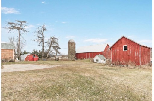 N852 County Road R, Watertown, WI 53098-4808