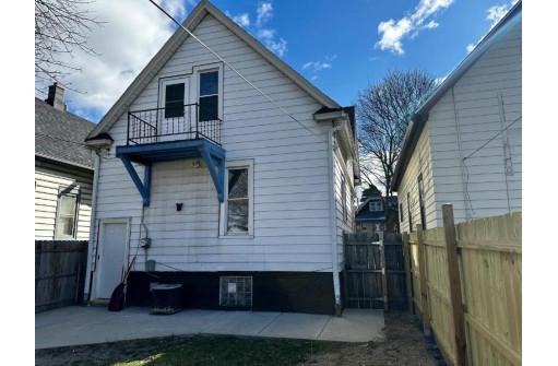 2323 South 26th Street, Milwaukee, WI 53215-2920