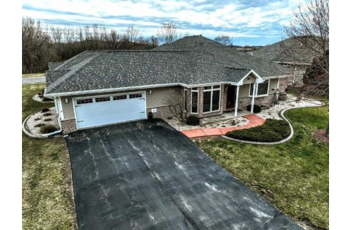 129 Pheasant Run, Johnson Creek, WI 53038-9453