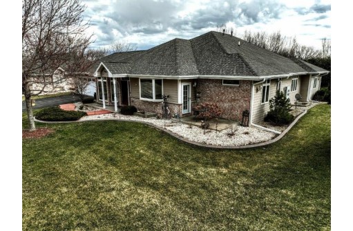 129 Pheasant Run, Johnson Creek, WI 53038-9453