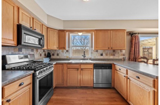 7871 South Victory Creek Court, Franklin, WI 53132