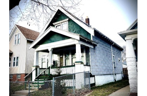 3611 North 25th Street, Milwaukee, WI 53206-1330