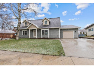 704 Moraine Court Kewaskum, WI 53040