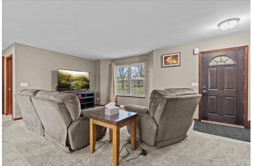 704 Moraine Court, Kewaskum, WI 53040