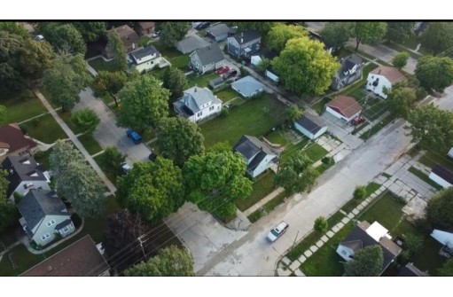 5708 North 39th Street, Milwaukee, WI 53209-3912