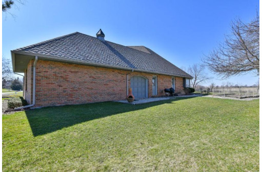 2134 Blue Heron Drive, Delavan, WI 53115