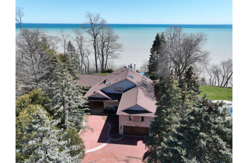 6990 North Barnett Lane, Fox Point, WI 53217-3603