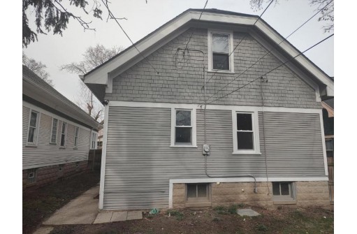 2524 North 52nd Street, Milwaukee, WI 53210-2729