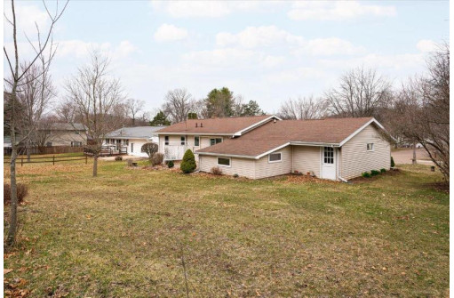 355 Meadowood Court, Viroqua, WI 54665