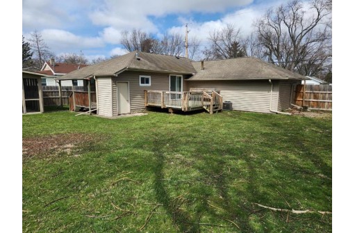 W1039 Golden Glow Road, Genoa City, WI 53128-1563