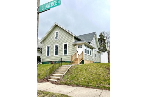 326 East Clarence Street, Milwaukee, WI 53207