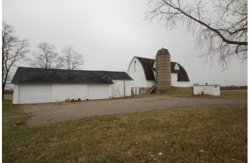 N8615 County Road X, Watertown, WI 53094-9505