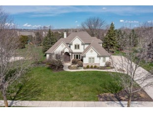 1801 Tallgrass Circle Waukesha, WI 53188