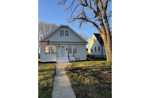 2132 35th Street, Kenosha, WI 53140-5212