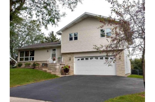 2701 Victoria Lane, Madison, WI 53704-3227