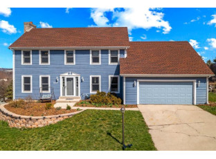 1208 Foxwood Trail Waukesha, WI 53189