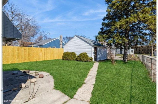 4822 North 24th Place, Milwaukee, WI 53209-5631