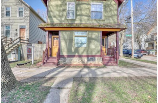 1759 North Franklin Place, Milwaukee, WI 53202-1604