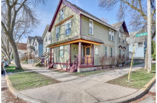 1759 North Franklin Place, Milwaukee, WI 53202-1604