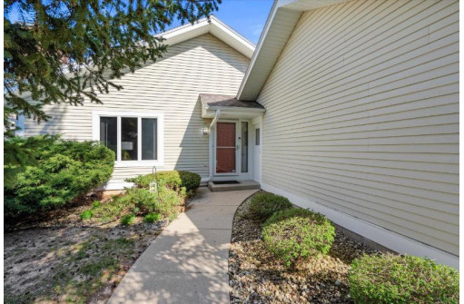 3135 Madison Street, Waukesha, WI 53188-4409