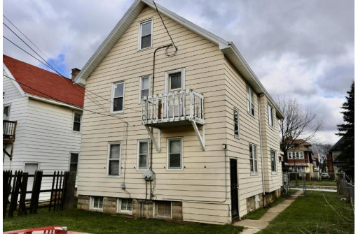 2729 North 49th Street, Milwaukee, WI 53210-2355