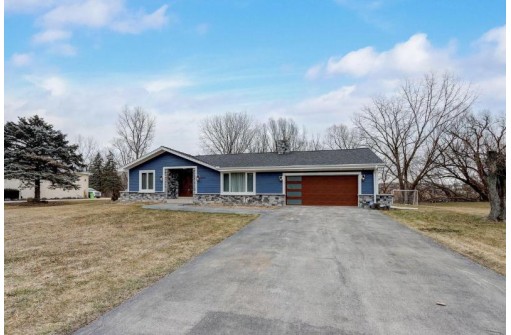 3200 San Juan Trail, Brookfield, WI 53005-7610