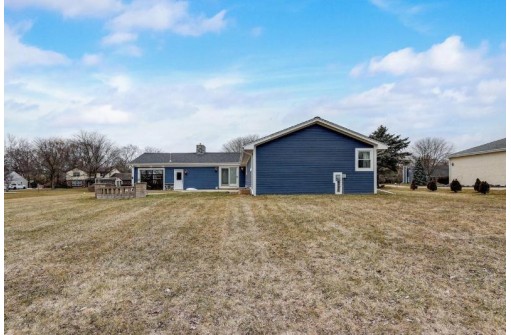 3200 San Juan Trail, Brookfield, WI 53005-7610