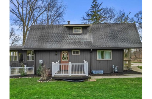 N3232 Robin Road, Lake Geneva, WI 53147