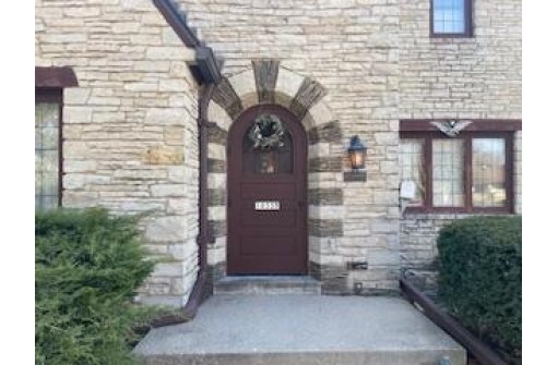 10335 West Woodward Avenue, Wauwatosa, WI 53222-2361