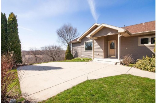 W2483 Bakertown Drive, Helenville, WI 53137