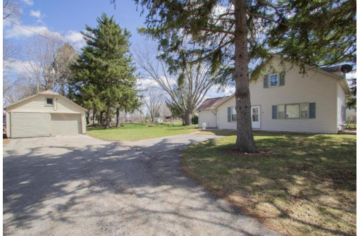 N5288 County Road A, Juneau, WI 53039-9707